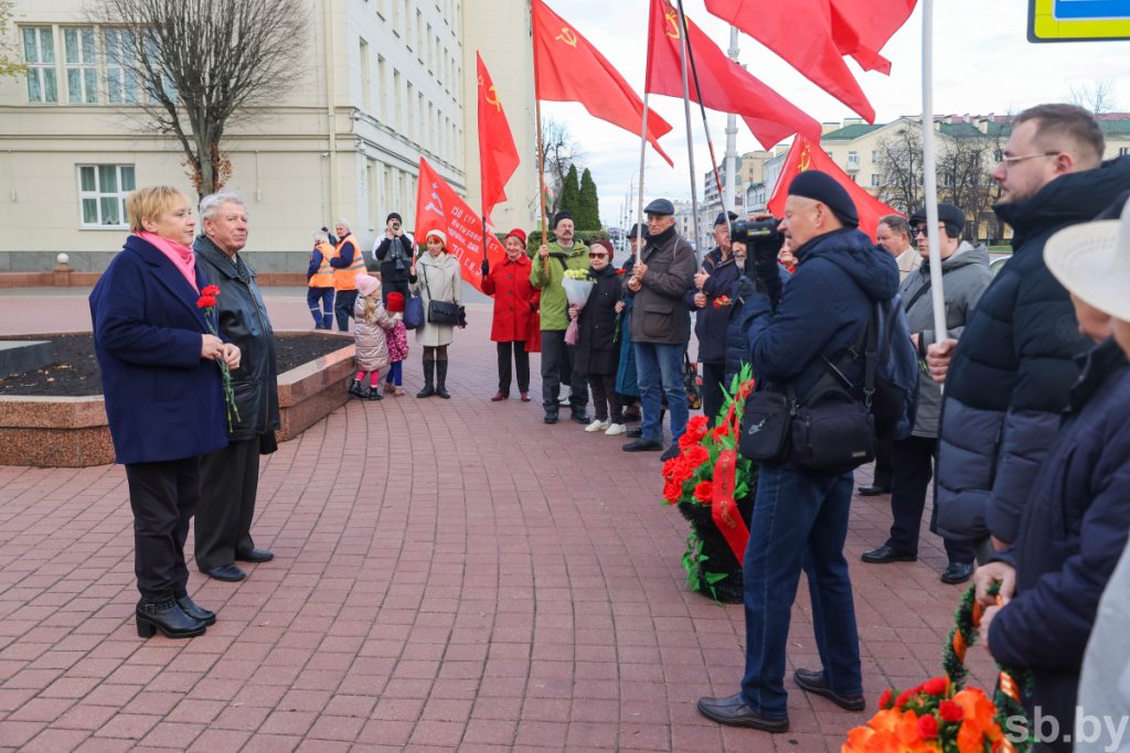 День Октябрьской революции отметили в Бресте