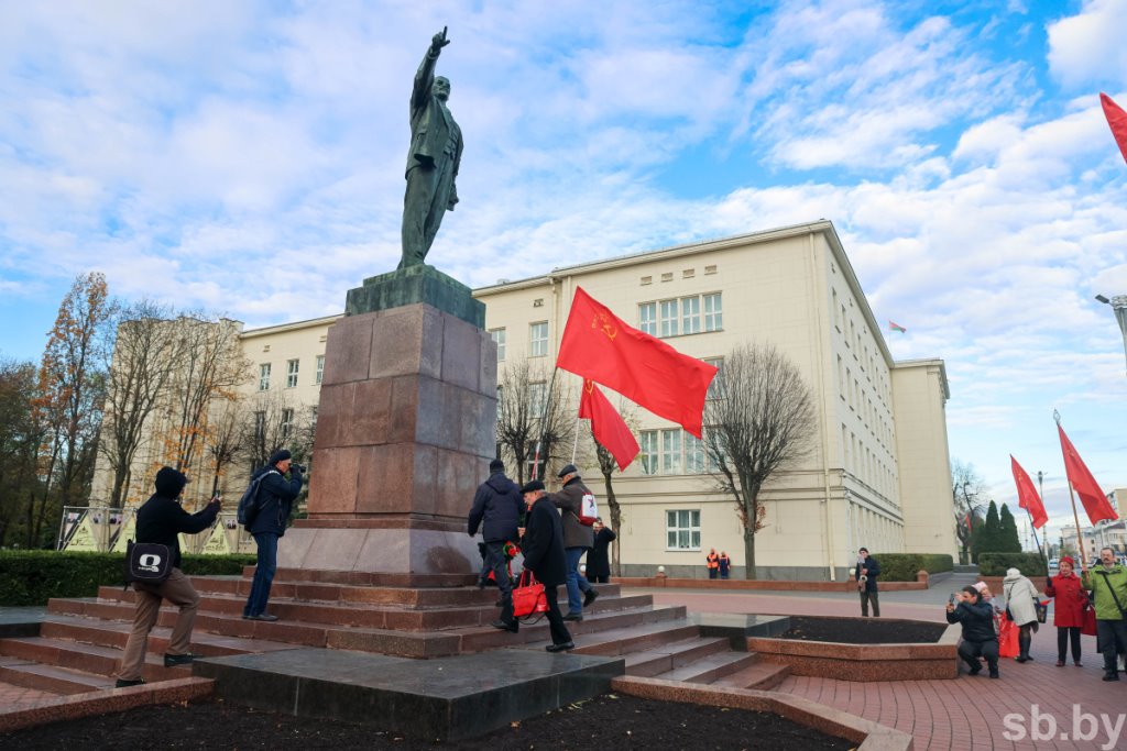 День Октябрьской революции отметили в Бресте