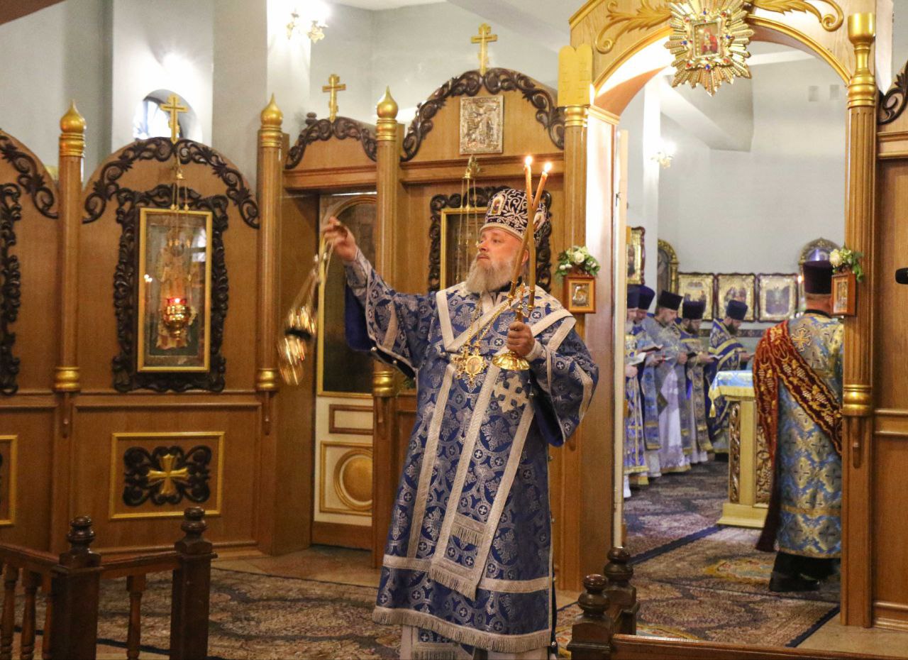 В Праздник Казанской иконы Божией Матери состоялся престольный праздник нижнего храма собора Воскресения Христова в Бресте