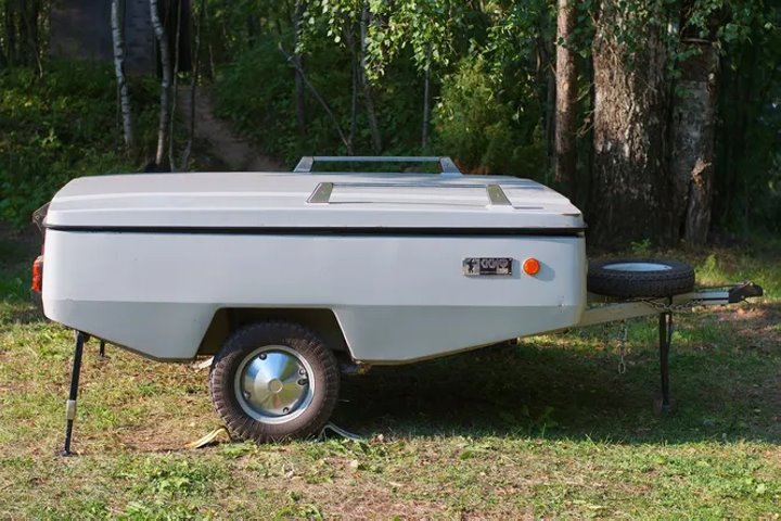 Парень из Кобринского района продал арендный прицеп