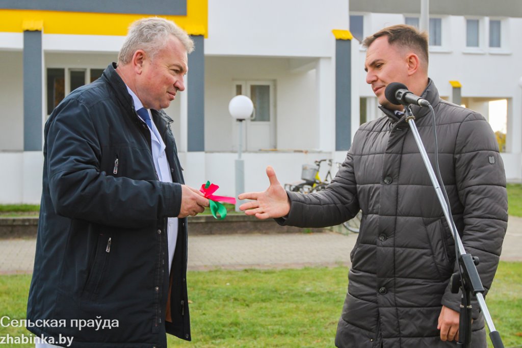 Автопарк скорой помощи Жабинки пополнился новым автомобилем