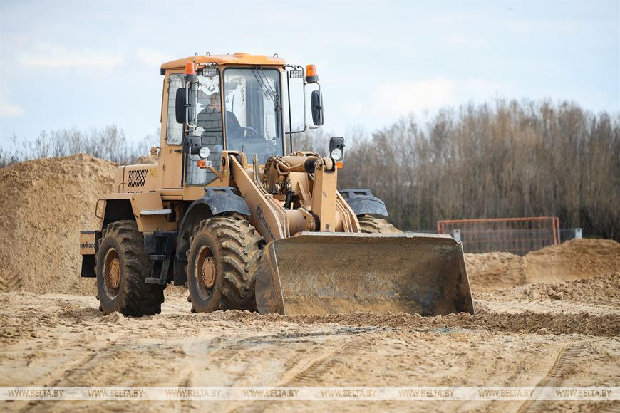 Крупный молочно-товарный комплекс строят в Жабинковском районе