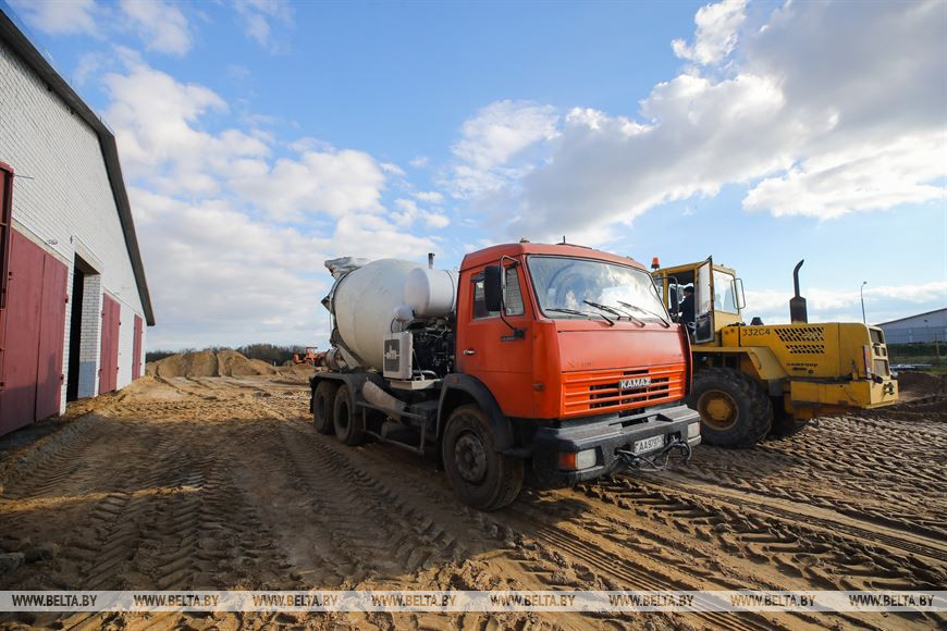 Крупный молочно-товарный комплекс строят в Жабинковском районе
