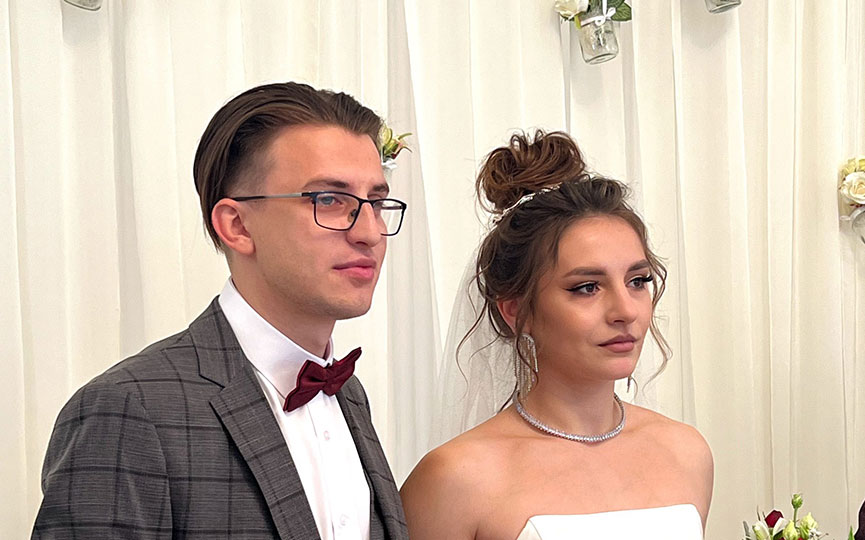 Сделал предложение однокласснице на крыше Исаакиевского собора. В Барановичах состоялось 888-е бракосочетание