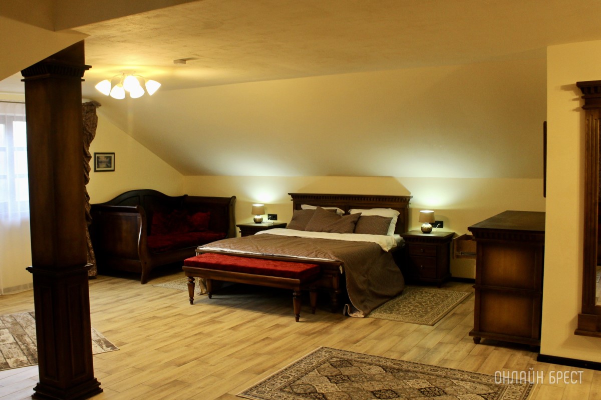 Запланируйте семейный отдых на антуражной вилле с бассейном и рестораном недалеко от Бреста. Аренда номеров, празднование торжеств в Villa Boutique Hotel