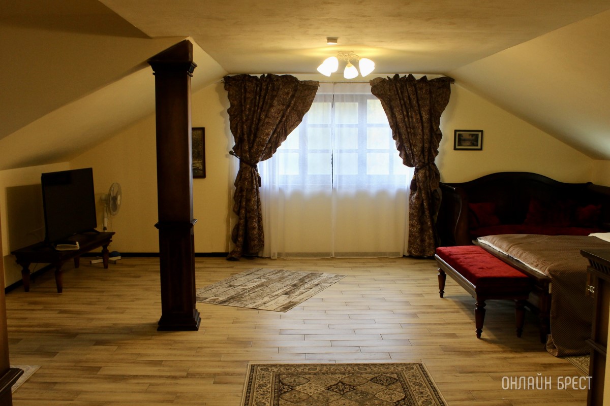 Запланируйте семейный отдых на антуражной вилле с бассейном и рестораном недалеко от Бреста. Аренда номеров, празднование торжеств в Villa Boutique Hotel