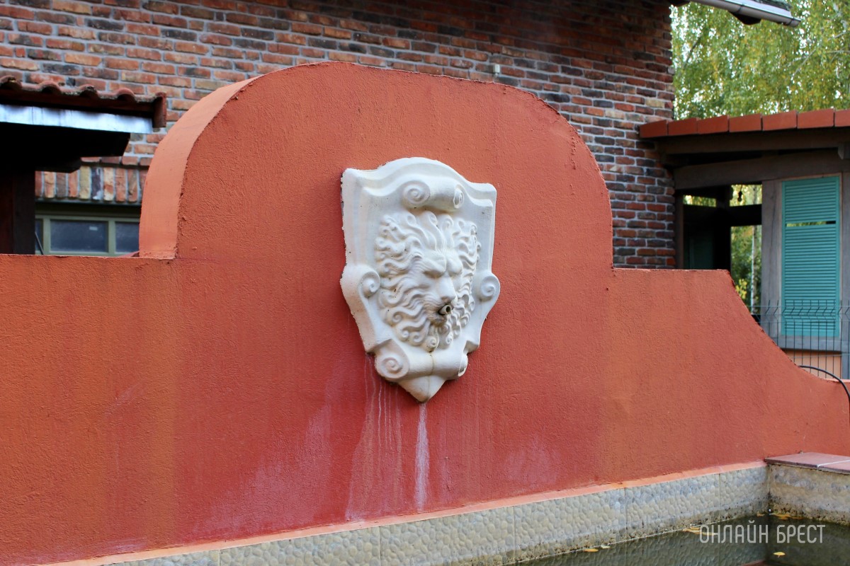 Запланируйте семейный отдых на антуражной вилле с бассейном и рестораном недалеко от Бреста. Аренда номеров, празднование торжеств в Villa Boutique Hotel