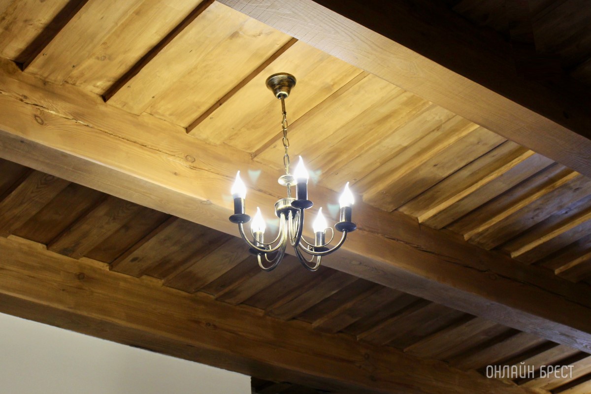 Запланируйте семейный отдых на антуражной вилле с бассейном и рестораном недалеко от Бреста. Аренда номеров, празднование торжеств в Villa Boutique Hotel