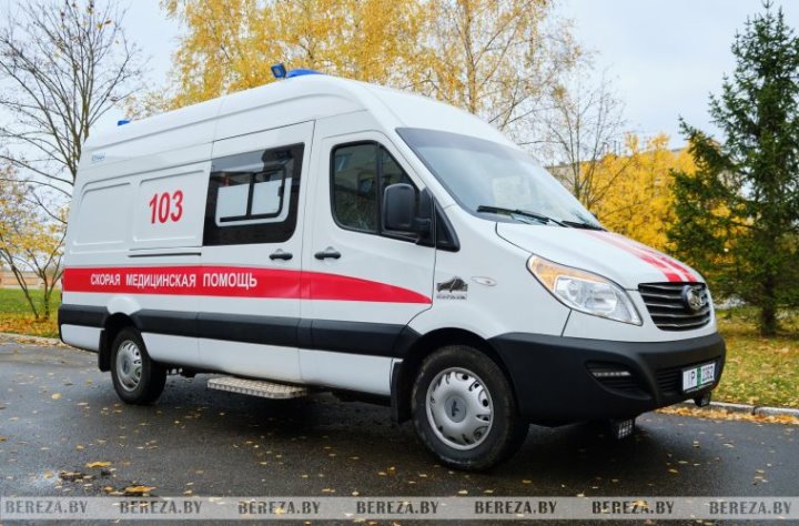 Новая машина скорой помощи пополнила автопарк Березовской райбольницы