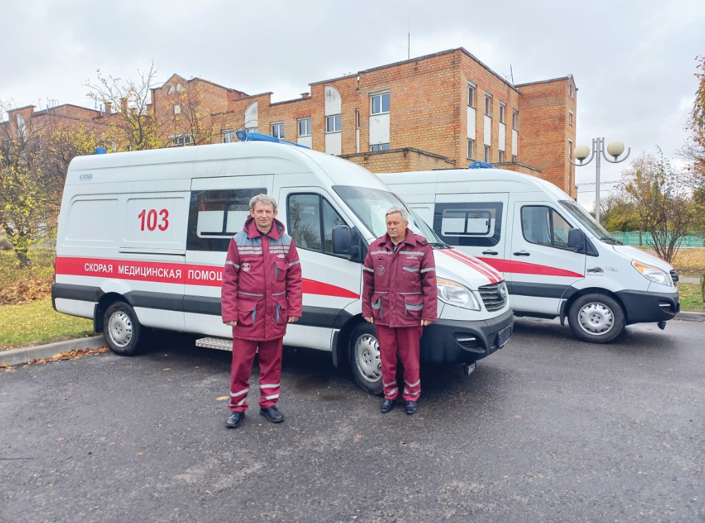 Автопарк Столинской райбольницы пополнился двумя автомобилями скорой помощи