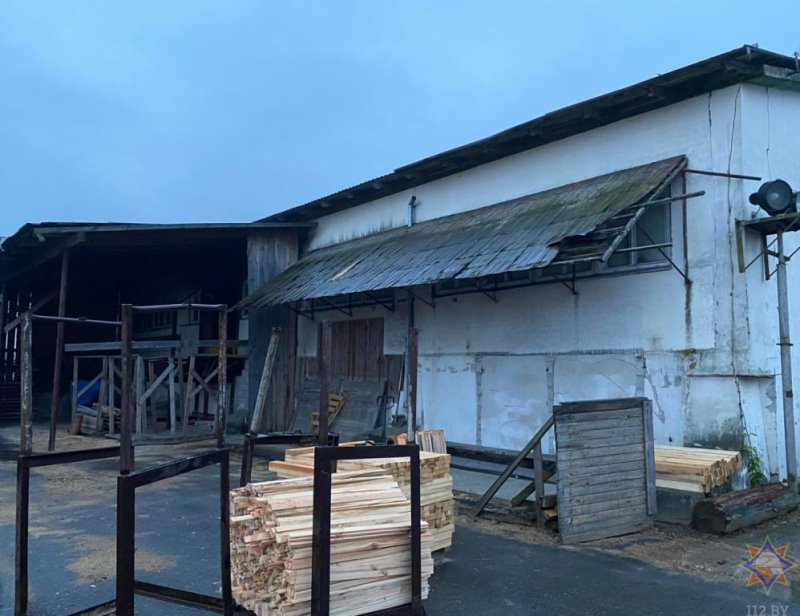 Цех распиловки древесины горел в Каменецком районе