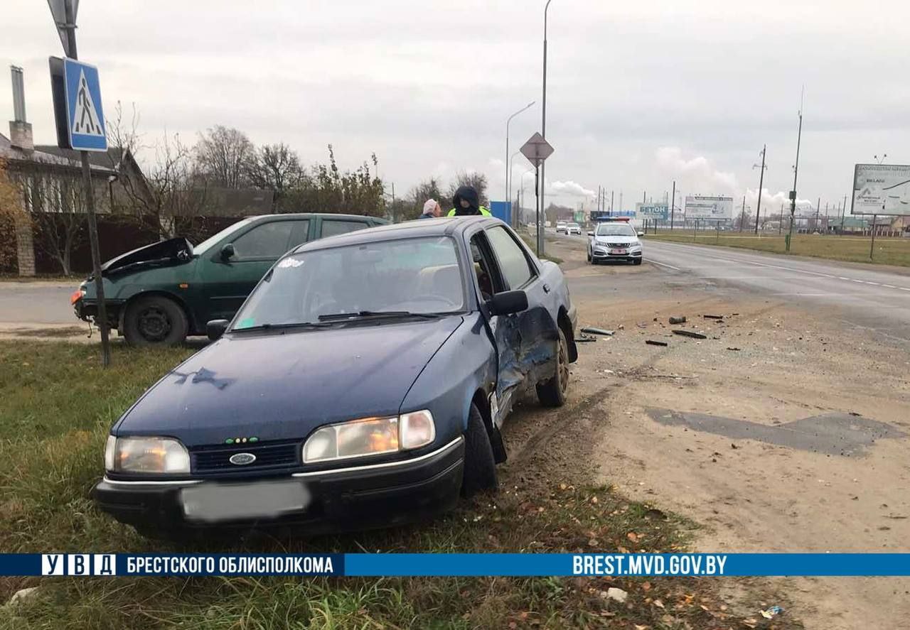 Возле Березы столкнулись легковушки