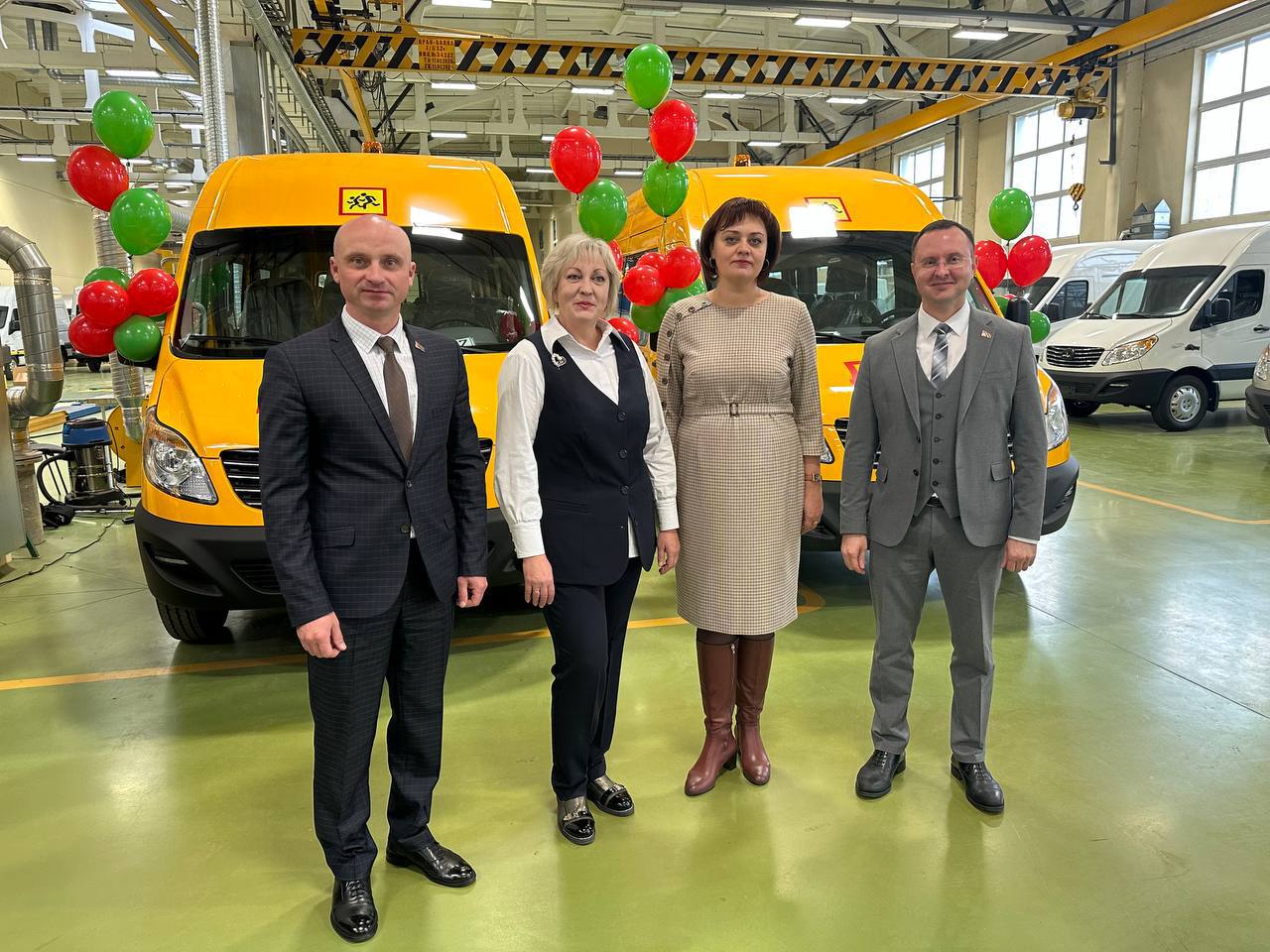 Состоялась торжественная церемония передачи специально оборудованного транспорта учреждениям образования Брестской области