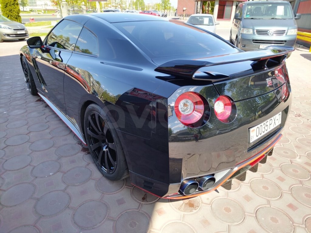 Сколько стоит в Беларуси Nissan GT-R — один из самых доступных суперкаров?