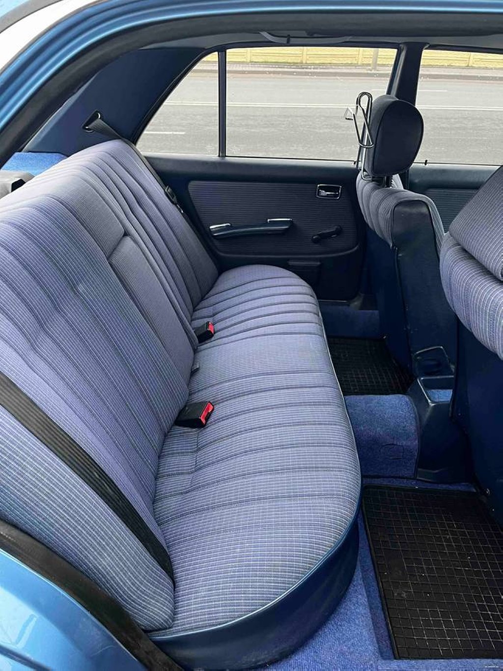 В Лиде восстановили Mercedes W123, а теперь продают. Вот во сколько мастер оценивает свой трехлетний труд