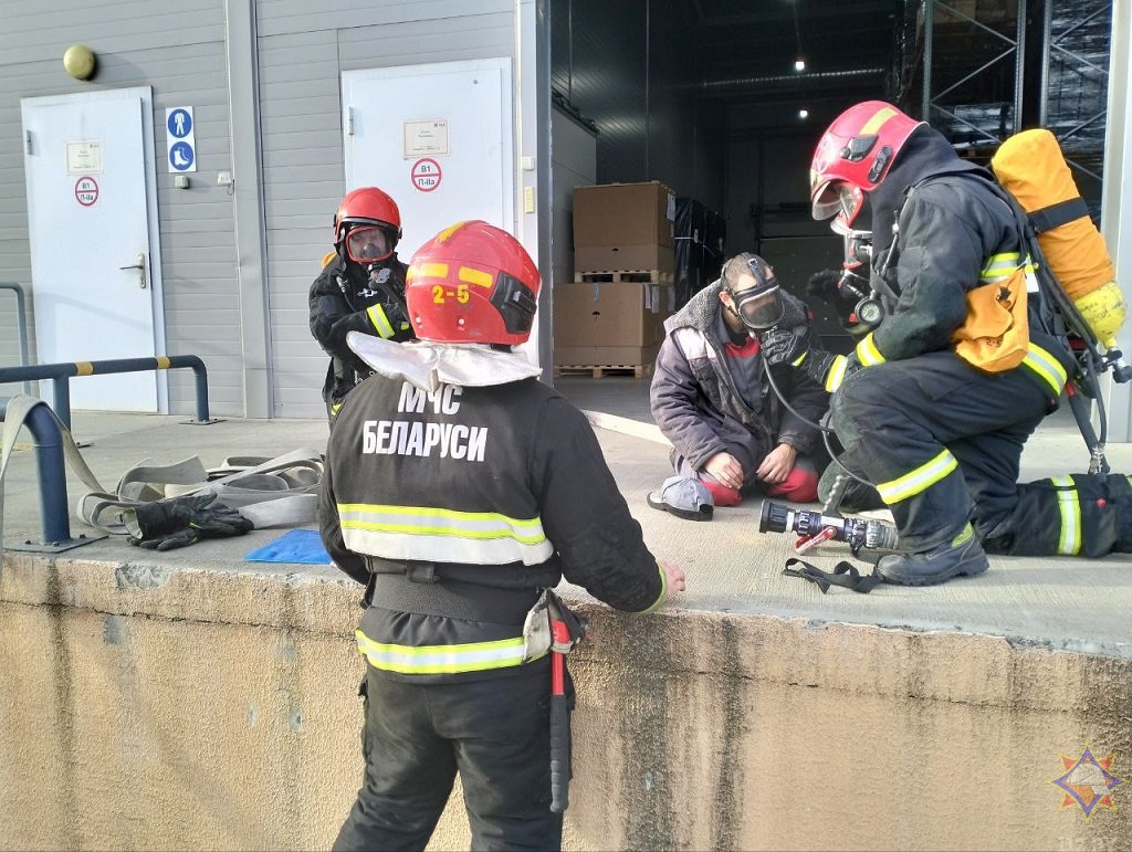 Учения МЧС прошли на аккумуляторном заводе под Брестом