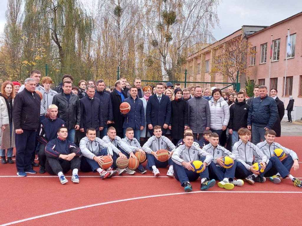 В БрГТУ торжественно открыли спортивную площадку