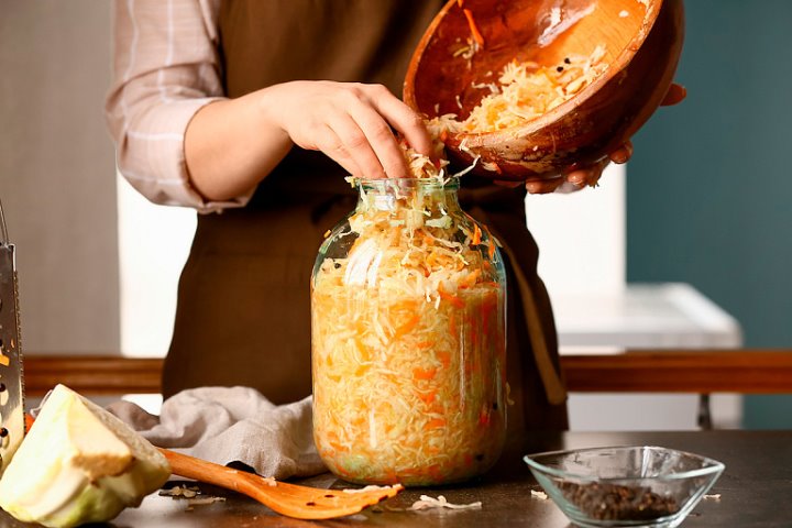 Сколько квашеной капусты можно есть в день – ответ удивит вас