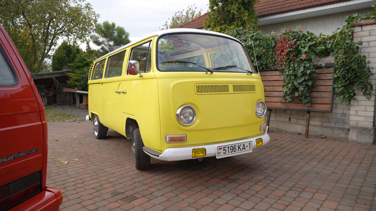 «Была курятником, закопанным по днище в землю». Как брестчанин восстанавливает Volkswagen T2 и Т3