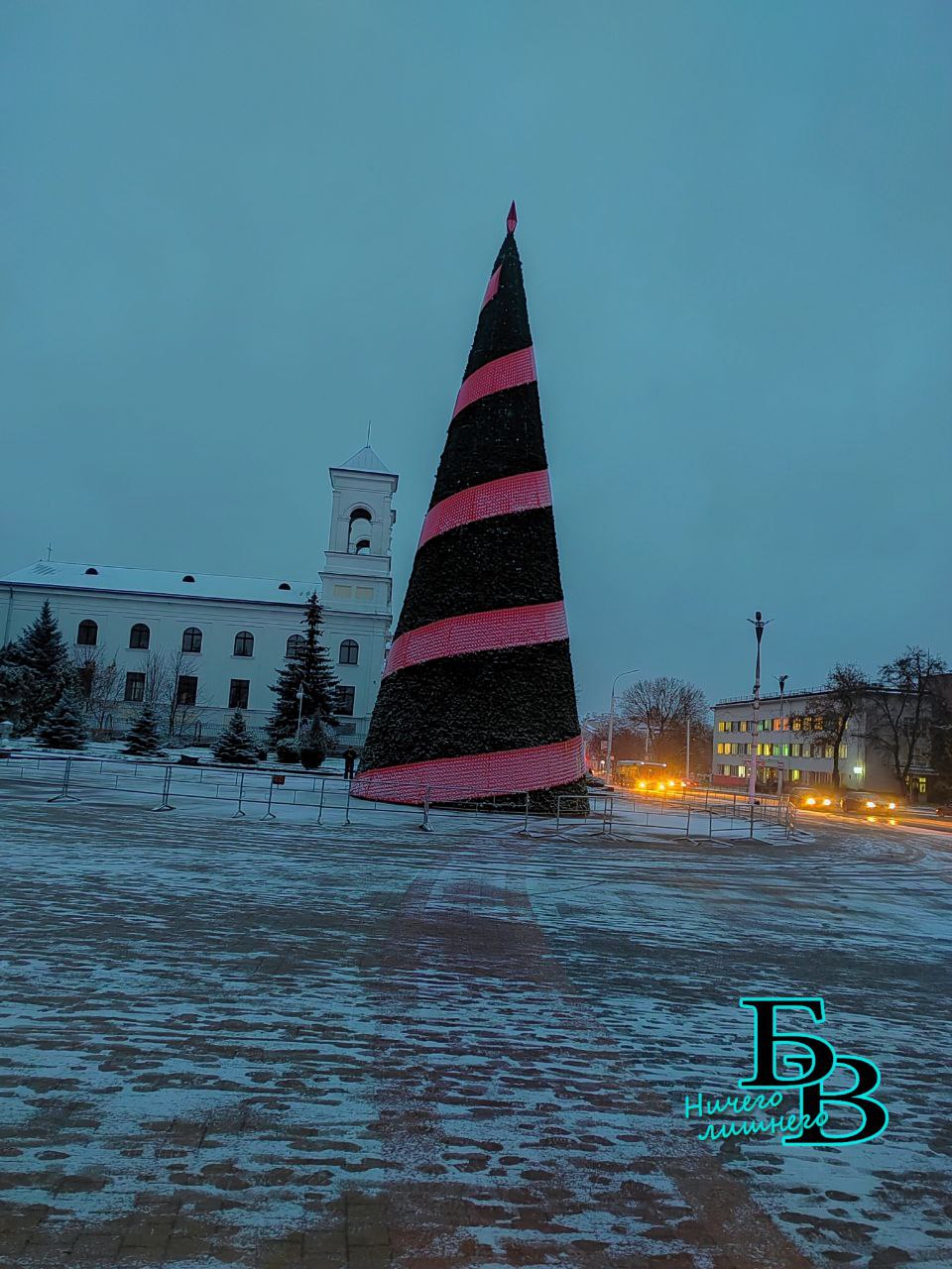 В Бресте площадь Ленина приобретает праздничный вид