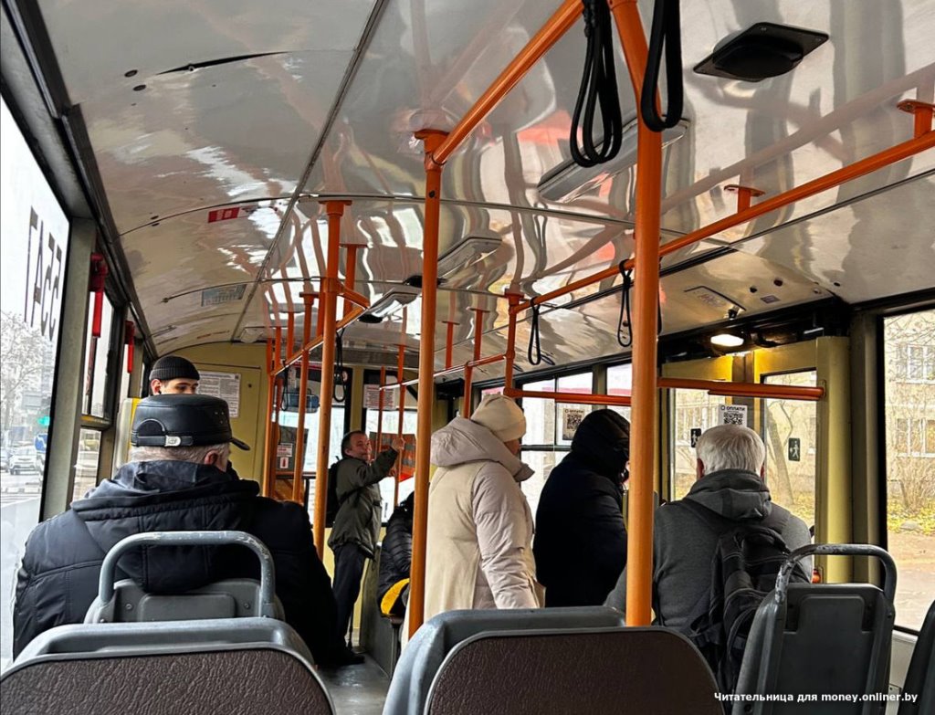 Плюс 100 к маскировке? В Минске заметили нетипичного контролера