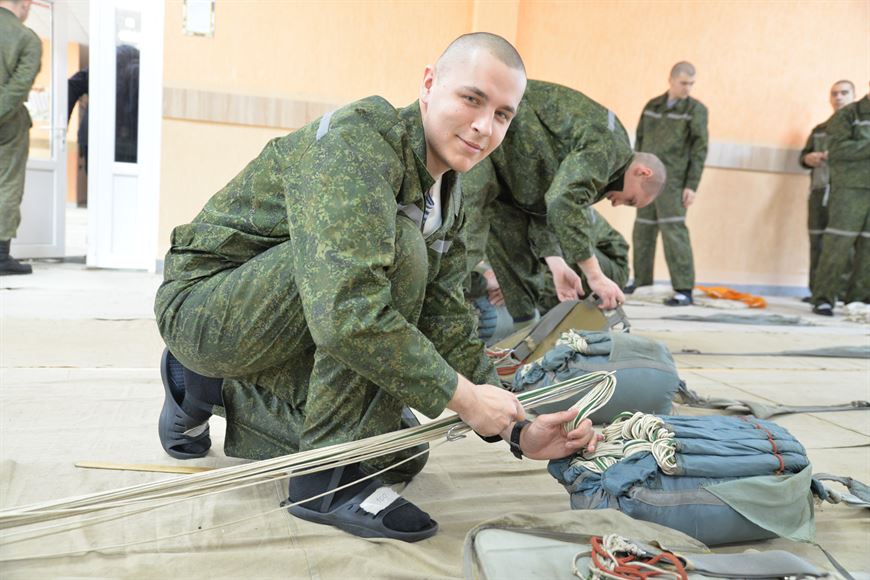 «Десантное братство зарождается в первые дни службы». Новобранцы вливаются в коллектив 38-й бригады