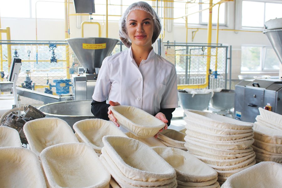 В сутки на Кобринском хлебозаводе выпекается около 10 т любимого «кирпичика»