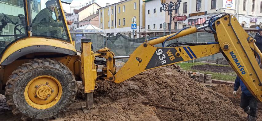 В Бресте на улице Советской завершается подключение новых потребителей (строящееся здание) к водопроводным сетям