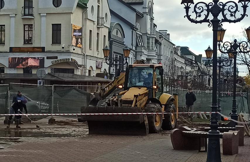 В Бресте на улице Советской завершается подключение новых потребителей (строящееся здание) к водопроводным сетям