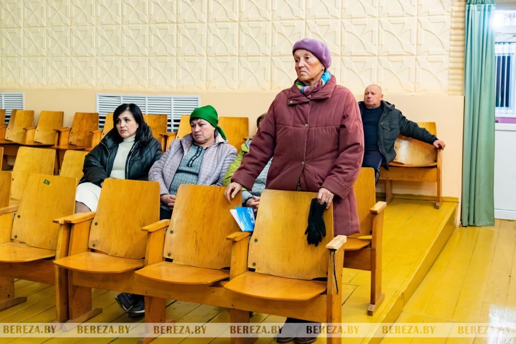 Заложники ситуации: 47 собак стали причиной конфликта между жителями Кабаков (Березовский район)