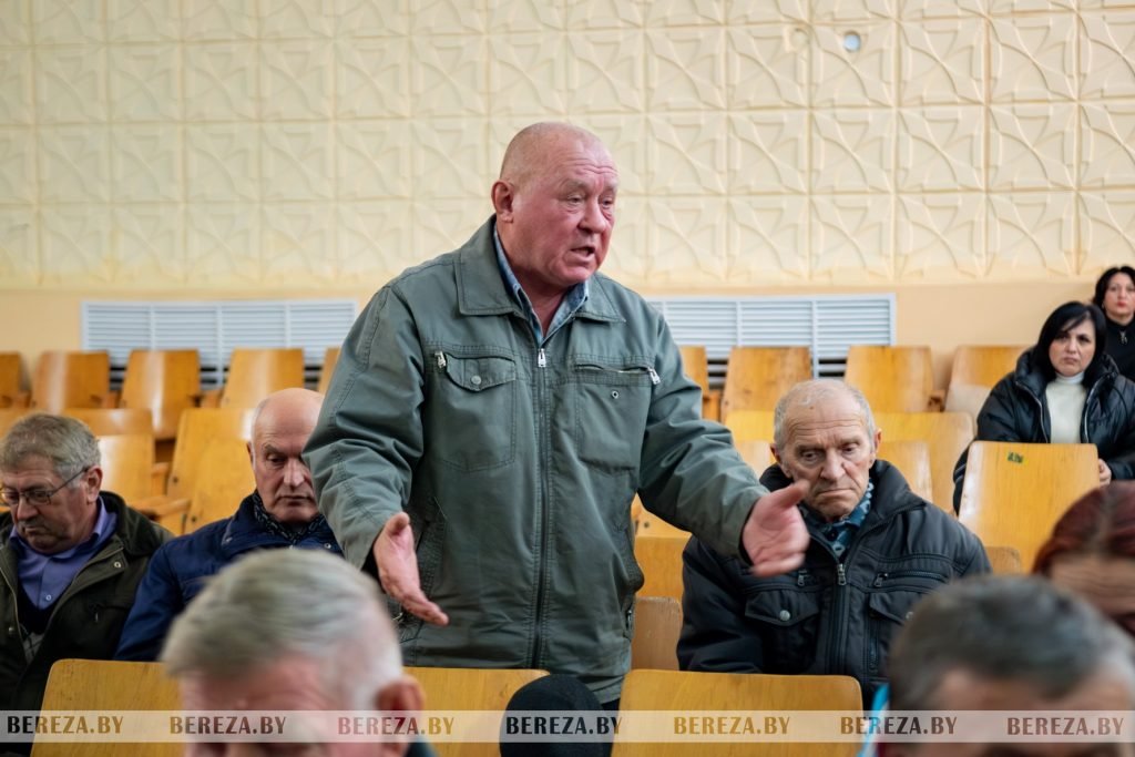 Заложники ситуации: 47 собак стали причиной конфликта между жителями Кабаков (Березовский район)