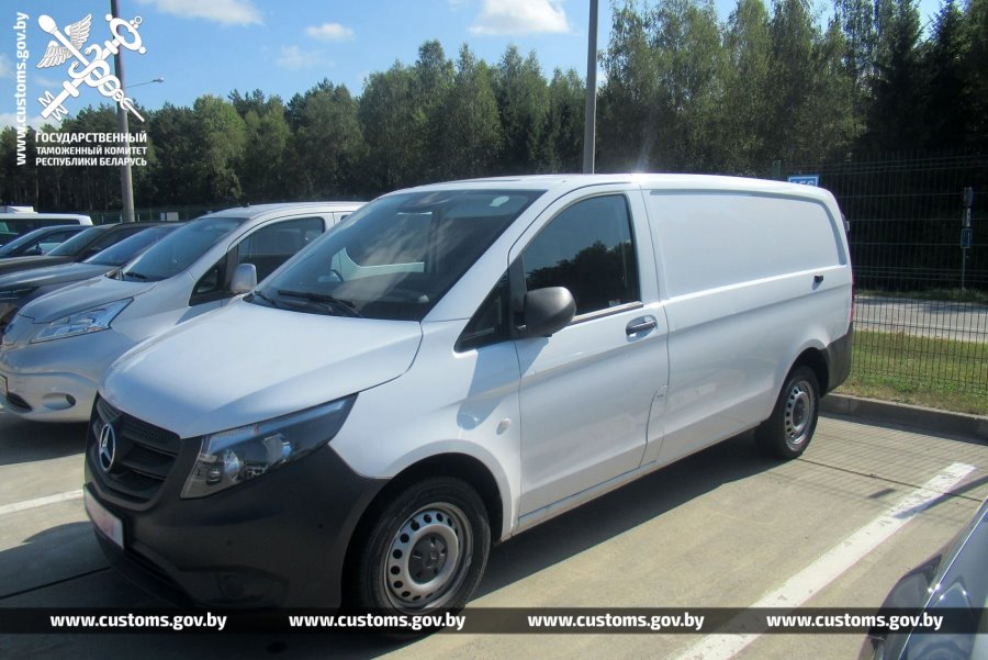 2-летний Mercedes за 10 тысяч евро показался таможенникам слишком дешевым. И правильно показался