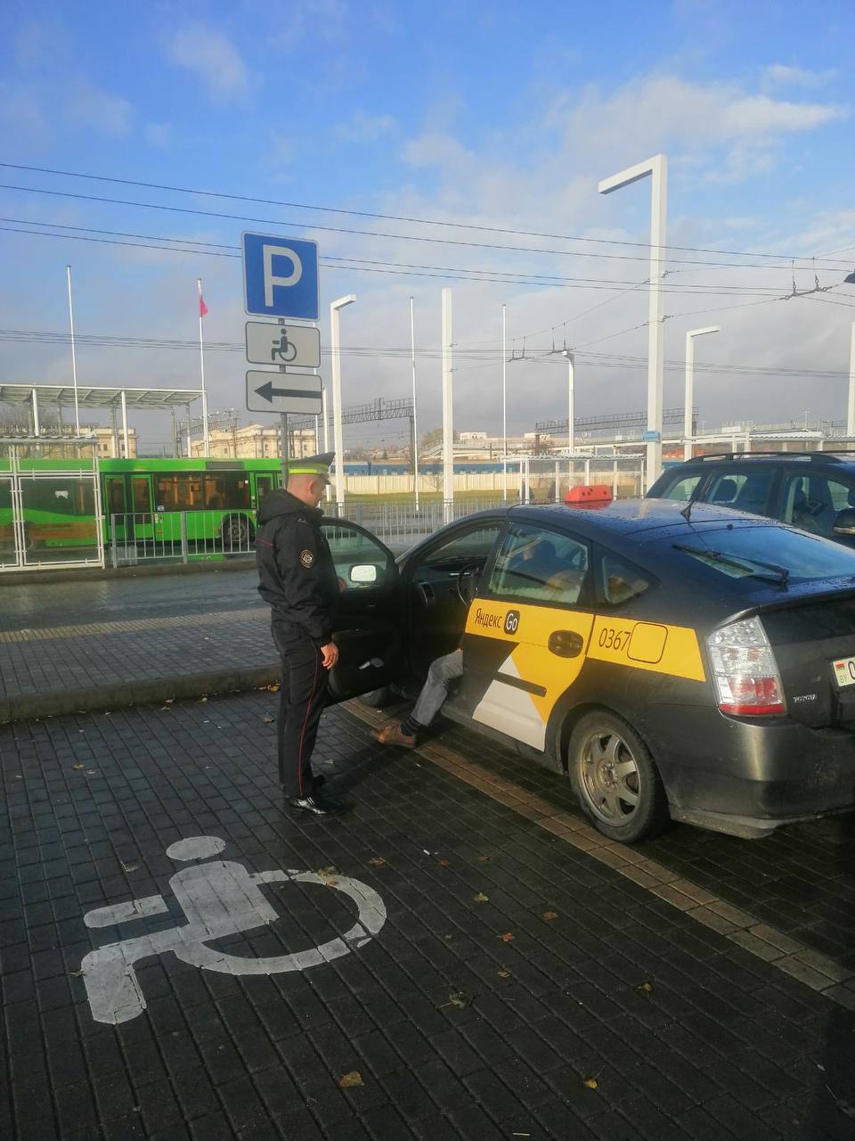 В Бресте проверяют автомобили такси