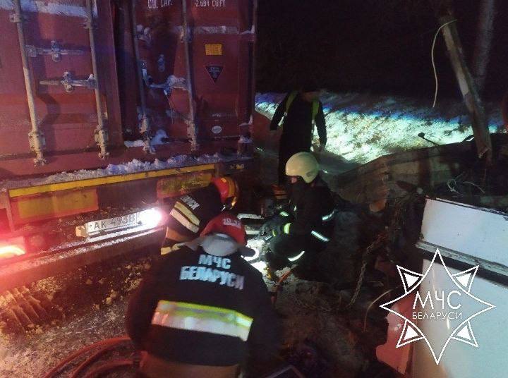 В Витебской области автобус столкнулся с фурой