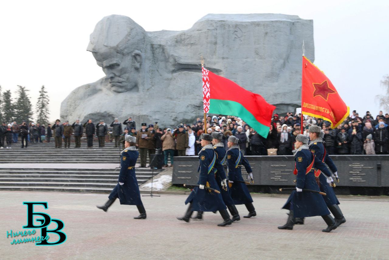 Присяга в Брестской крепости