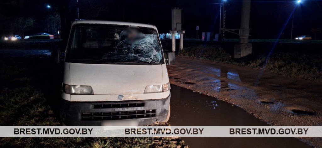 В Бресте 17-летнего пешехода сбил микроавтобус