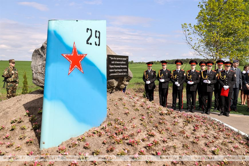 Сегодня исполняется 65 лет со дня рождения первого Героя Беларуси Владимира Карвата