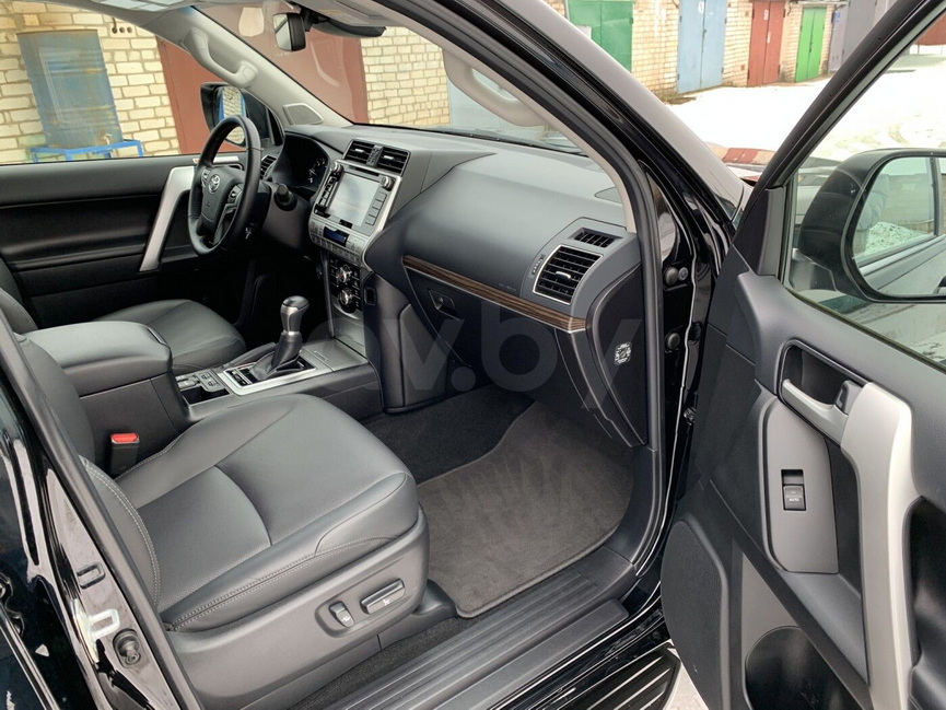 В Барановичах продается машина по цене дома: что в ней особенного