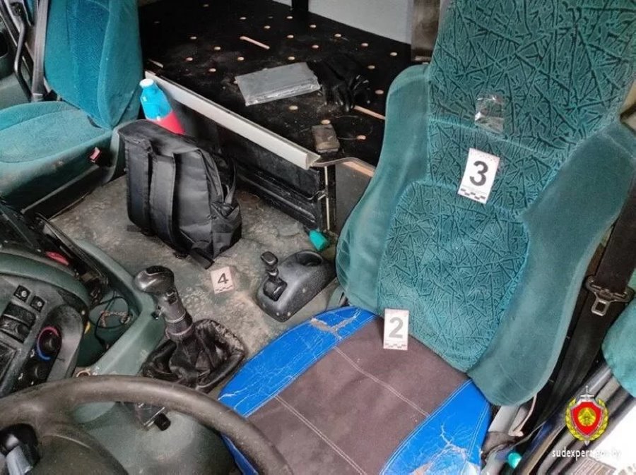 Мужчина угнал седельный тягач, чтобы проведать даму сердца.