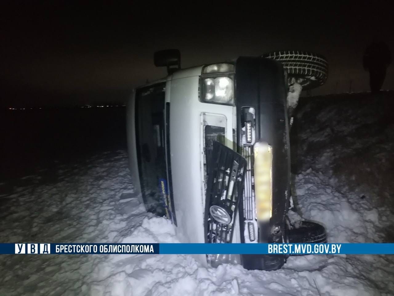 Микроавтобус с пассажирами опрокинулся в Бресткой области