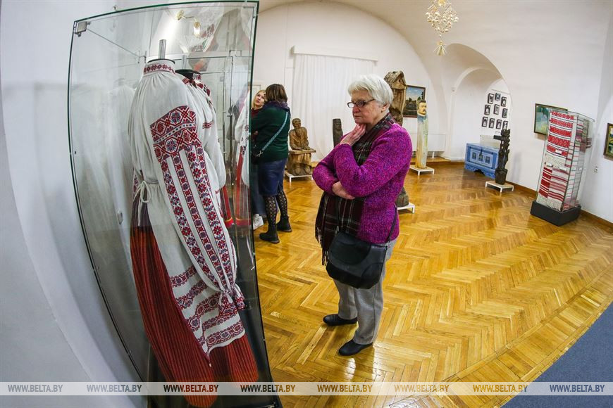 Самобытную культуру Пинско-Ивацевичского региона представили в Художественном музее Бреста