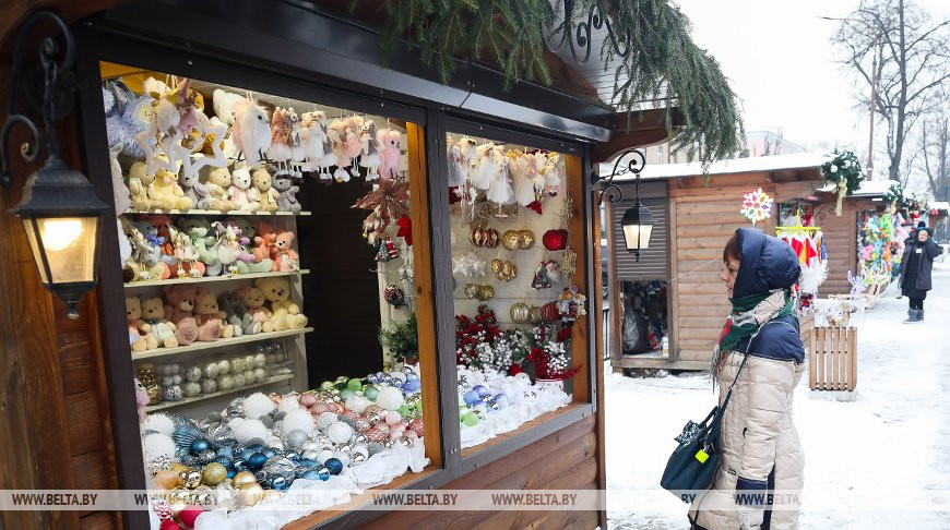 Пестрые, сияющие и манящие. Предновогодние ярмарки открылись в Бресте