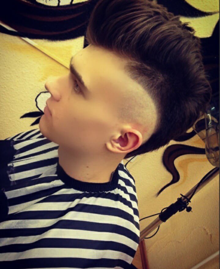 Первого клиента стригла час: парикмахер рассказала о тонкостях своей профессии