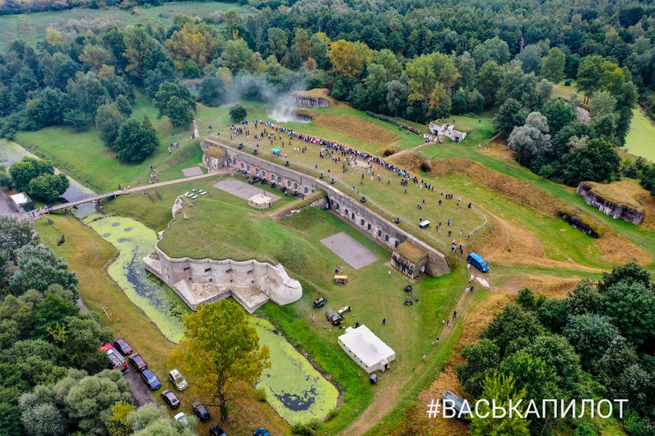 Военно-историческую реконструкцию провели в 5 Форту Бреста. Видео и фото