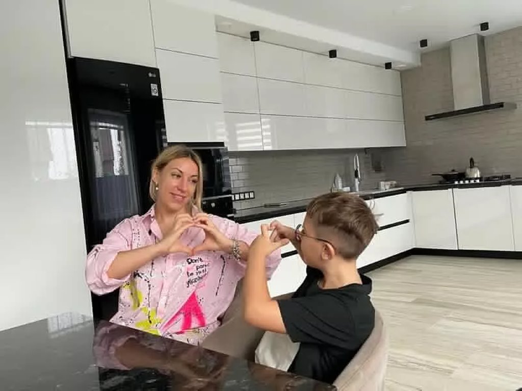 От завода и охраны к собственному делу: история бизнесвумен из детдома