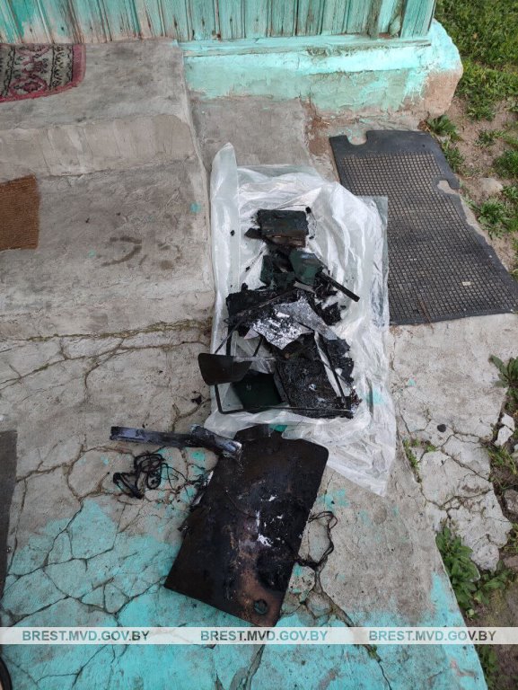 Мошенники убедили жительницу Брестской области сжечь ноутбук в духовке