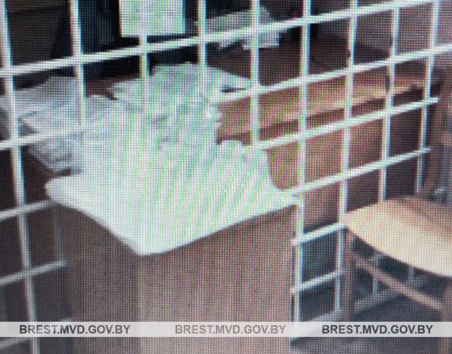 Житель Брестской области получал наркотик для лечения, сливал и продавал знакомым