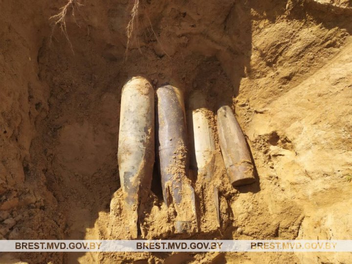 В Дрогичинском районе обнаружены снаряды времен Второй мировой войны. Видео уничтожения