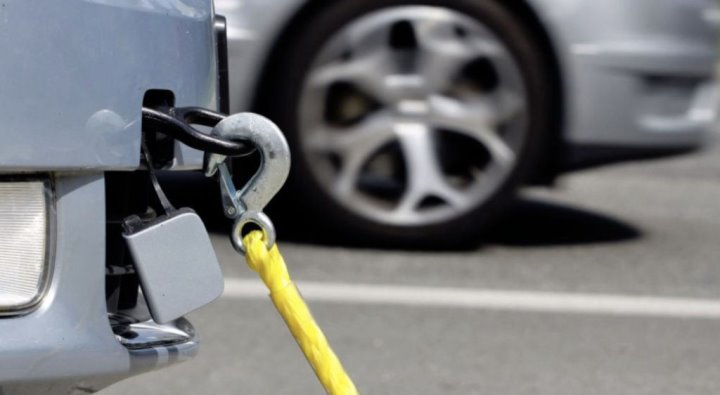 Буксировка: правила и ответственность. Что важно знать?