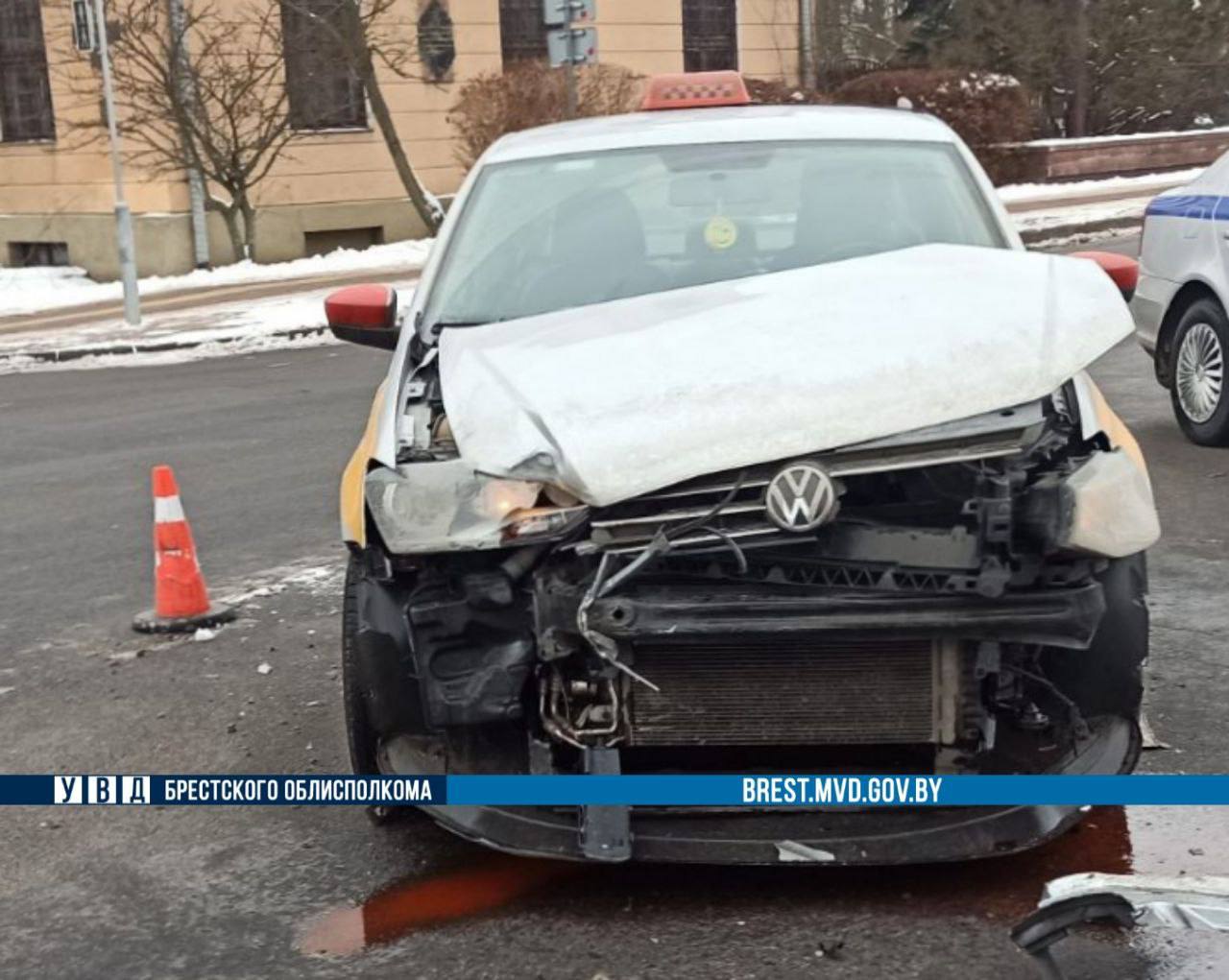 Две машины такси столкнулись в Бресте. Подробности ДТП